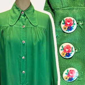 VINTAGE 60s rounded collar blouse flower buttons grass green‎ pleated shoulder